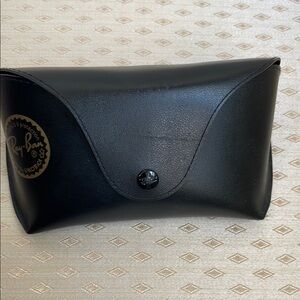 Ray-Ban Black Sunglasses Classic Style Case with belt loop